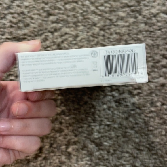 New Dark Blue Live Love Music Luxe Earbuds With In-Line Microphone - Picture 8 of 9